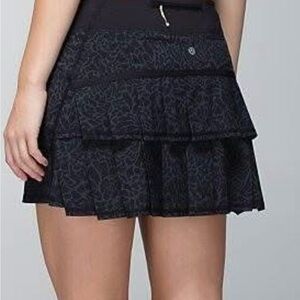 Lululemon pace setter petal camo deep coal black size 10